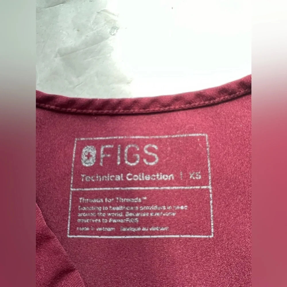 FIGS Catarina 1 Pocket Scrub Top Size XS Stretch Burgundy Women's Short Sleeve - Picture 7 of 8